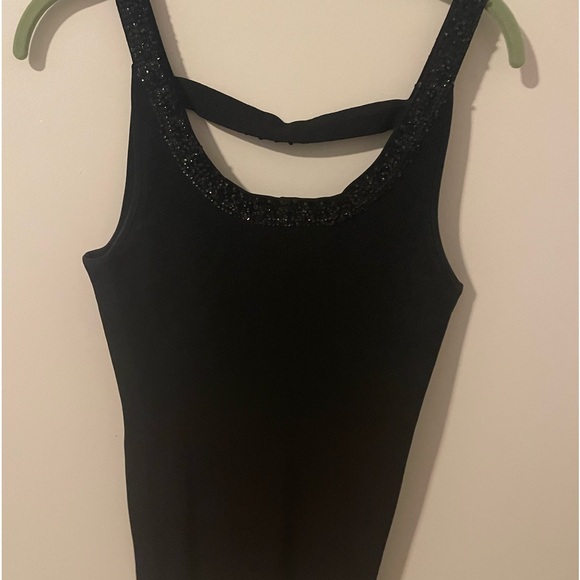 CACHE BLACK AND BEADED TOP. - Picture 1 of 3